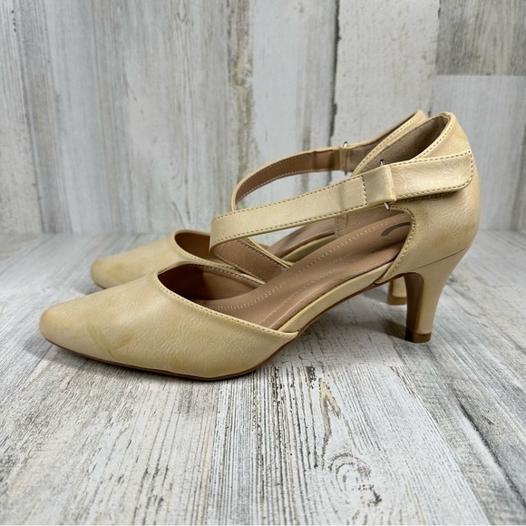 New Journee Collection Tillis D'Orsay Pump in Nude #891 - Picture 2 of 13